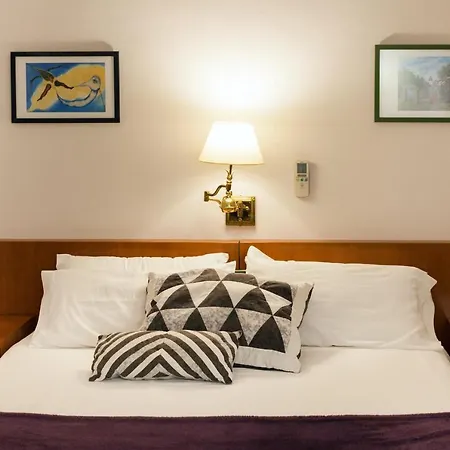 בית הארחה Restaurant Roma Cubells